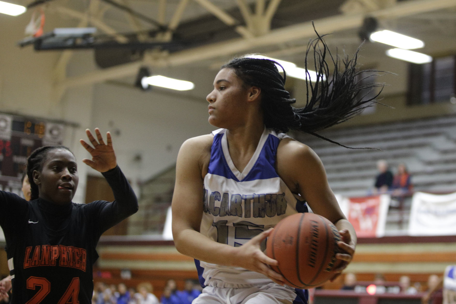 GALLERY-MacArthur-sectional-semis-016-022620.JPG